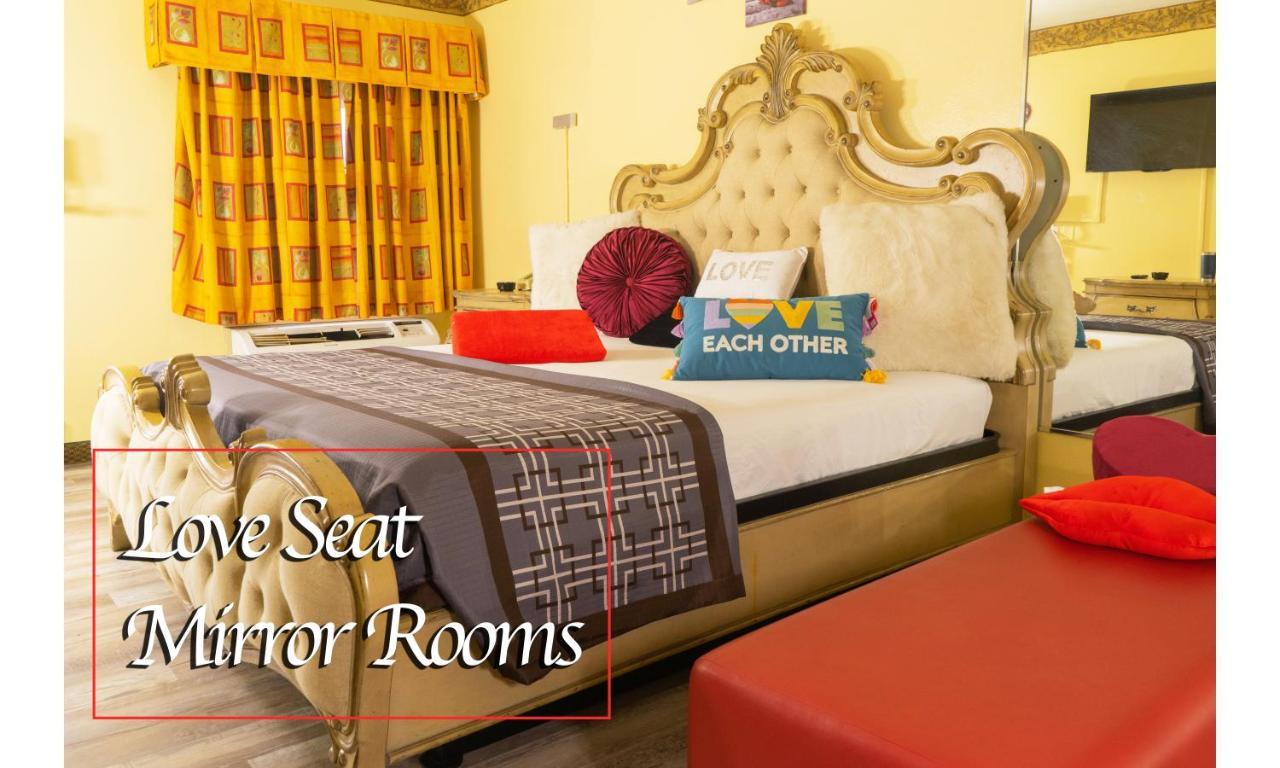 Luxe Romantic Suites Dolton Exterior foto